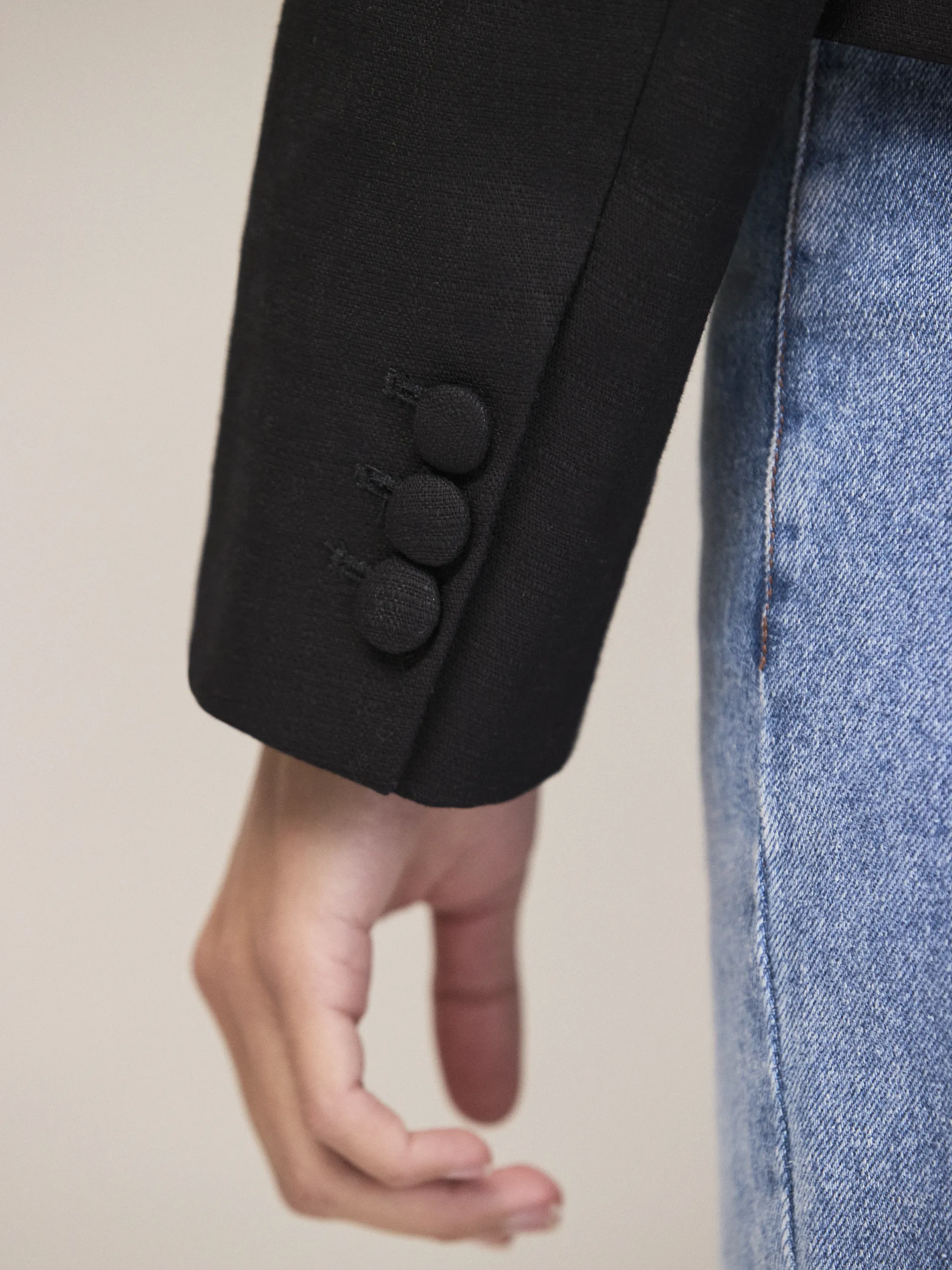 Black Cropped Blazer - Image 5