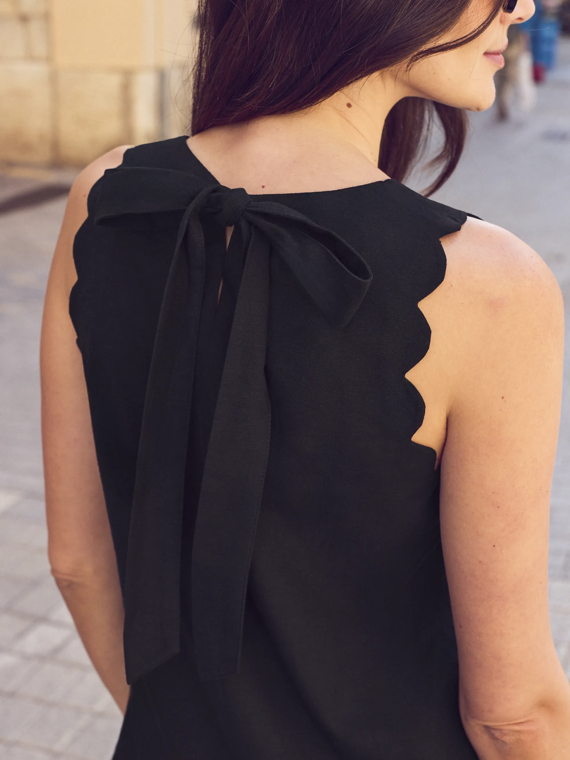 Black Scallop Edge Mini Dress With Linen - Image 4