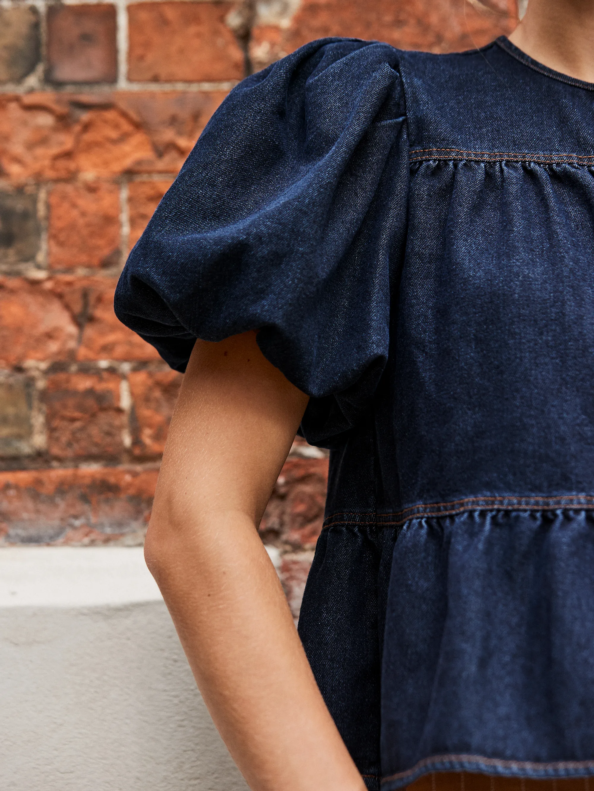 Dark-Blue Puff-Sleeve Denim Top - Image 4