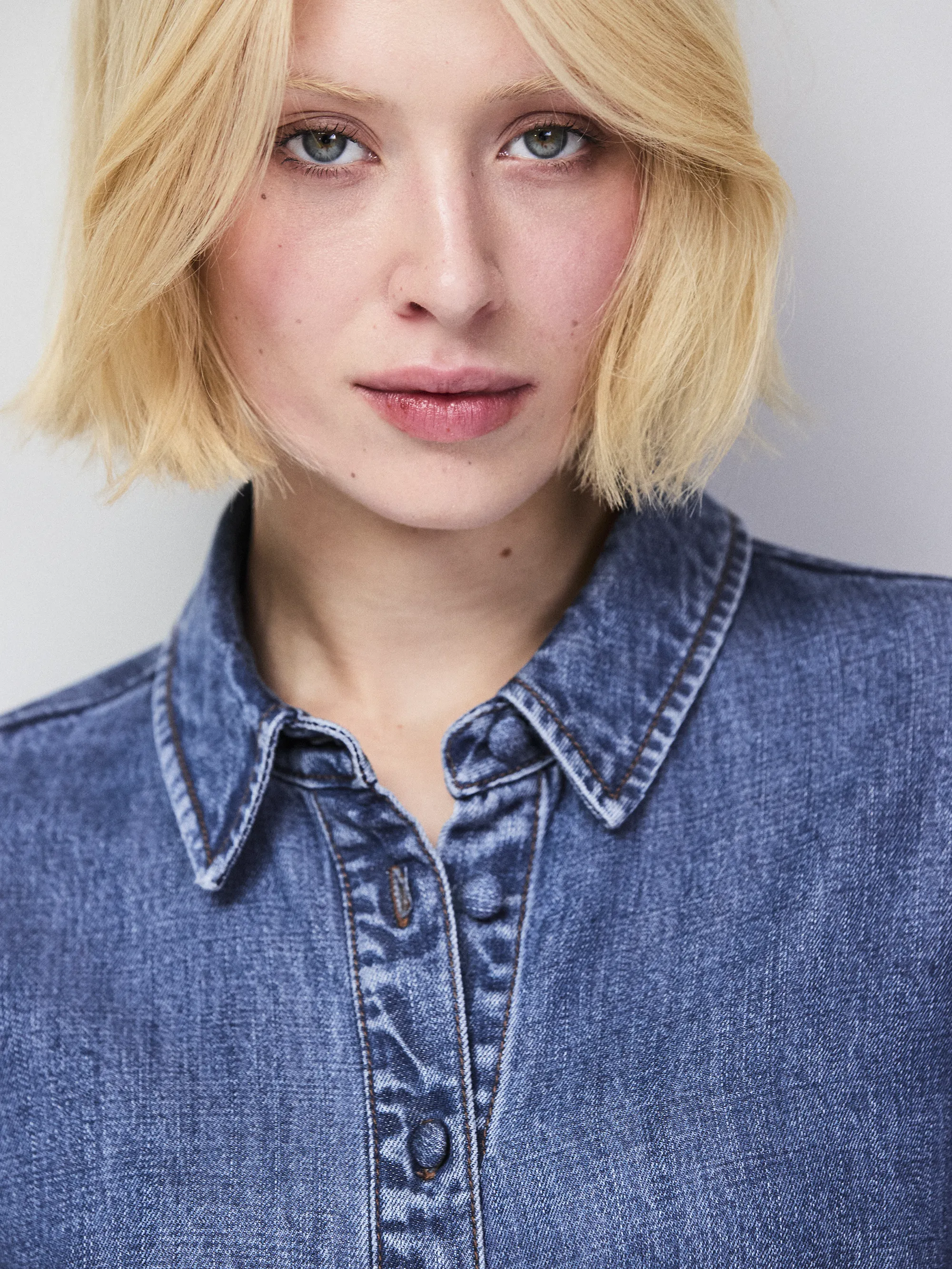 Blue Lyocell Denim Cropped Shirt - Image 3
