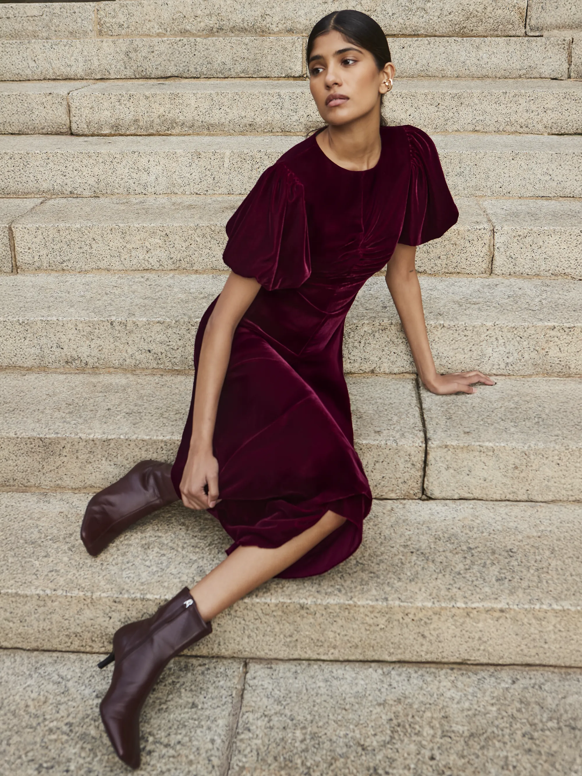 Jessie Plum Velvet Puff Sleeve Dress - Image 4