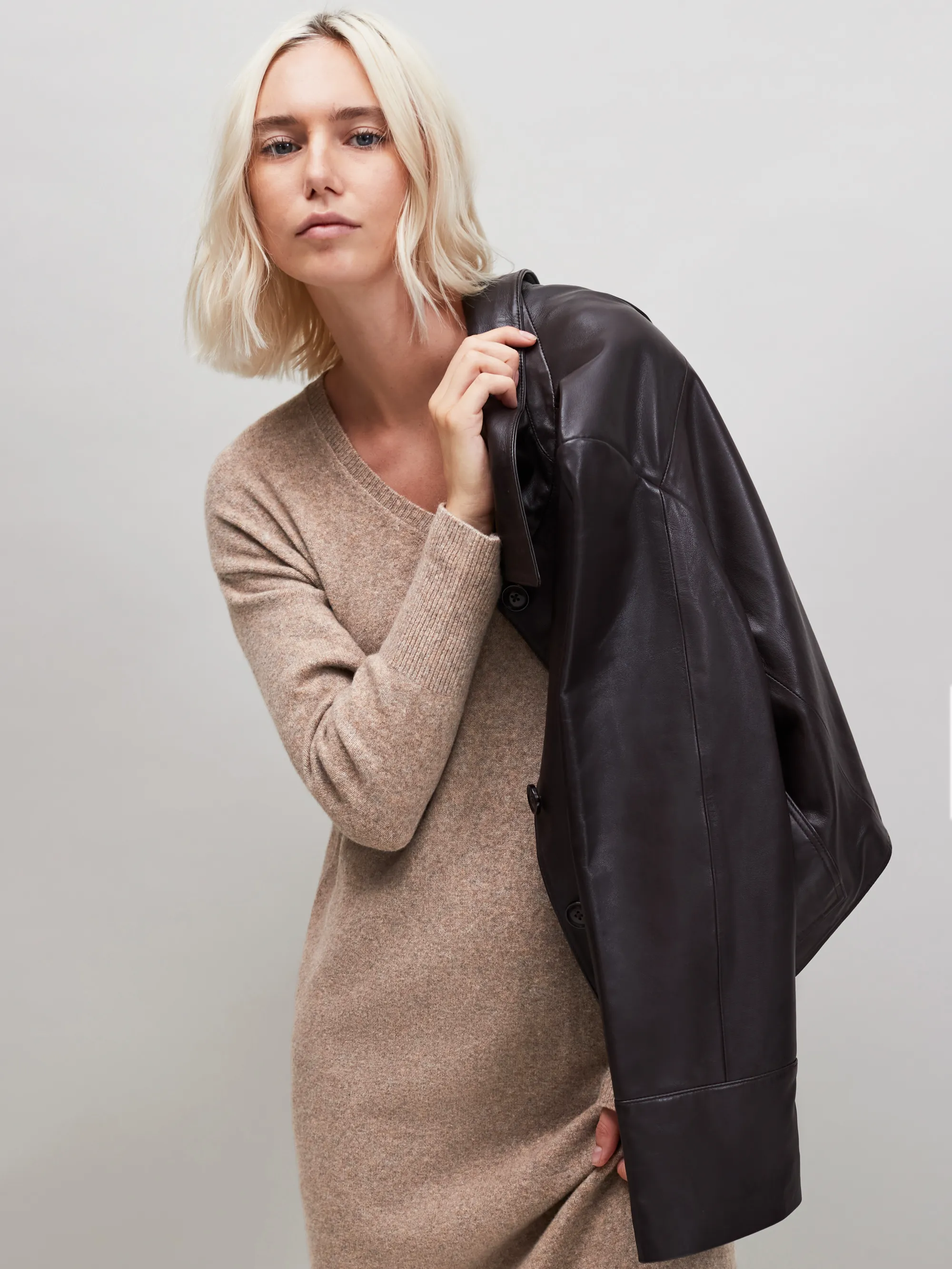 Oatmeal V-Neck Knit Dress - Image 3