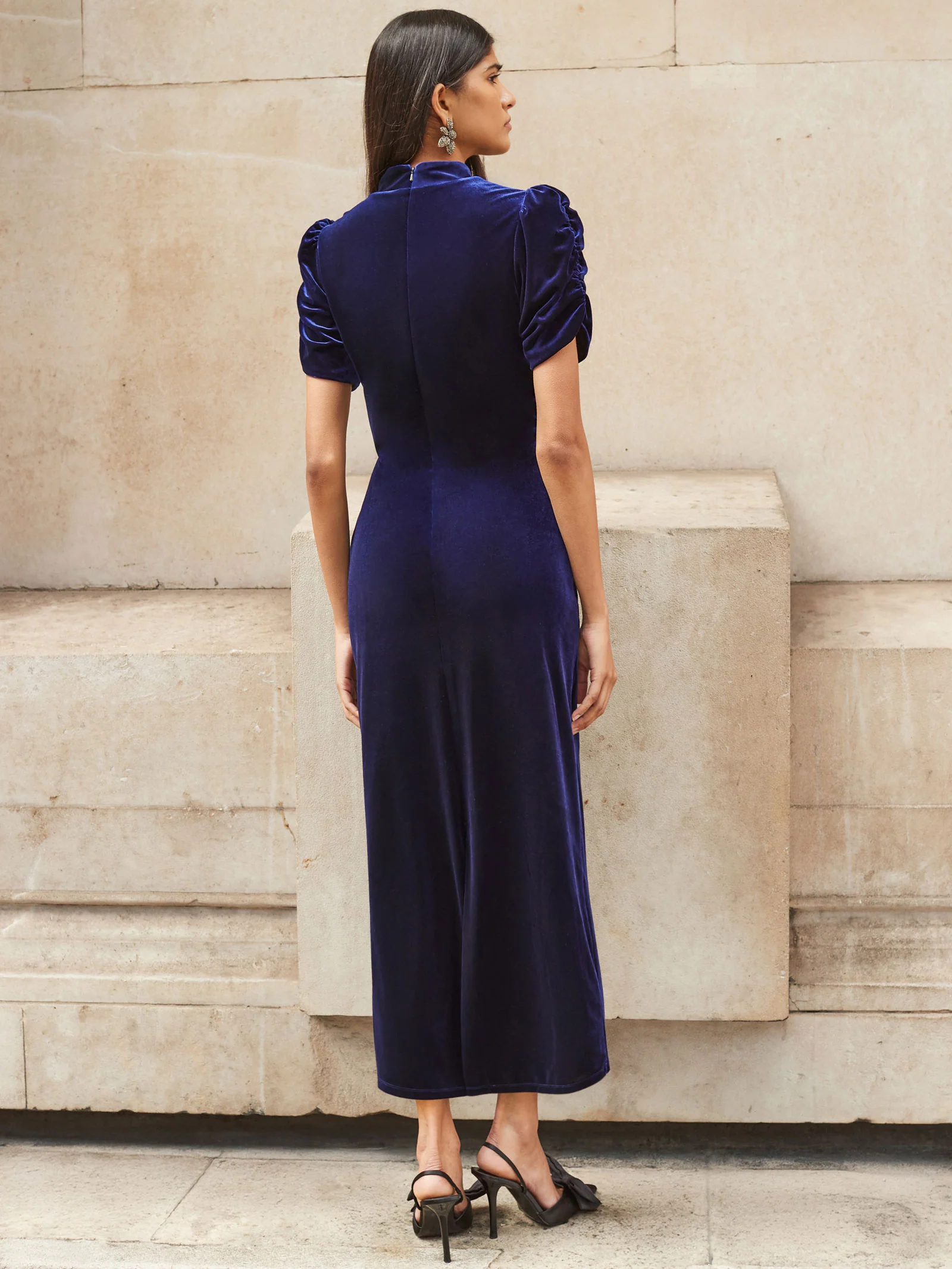 Petite Harriet Blue Velvet Puff Sleeve Dress - Image 4