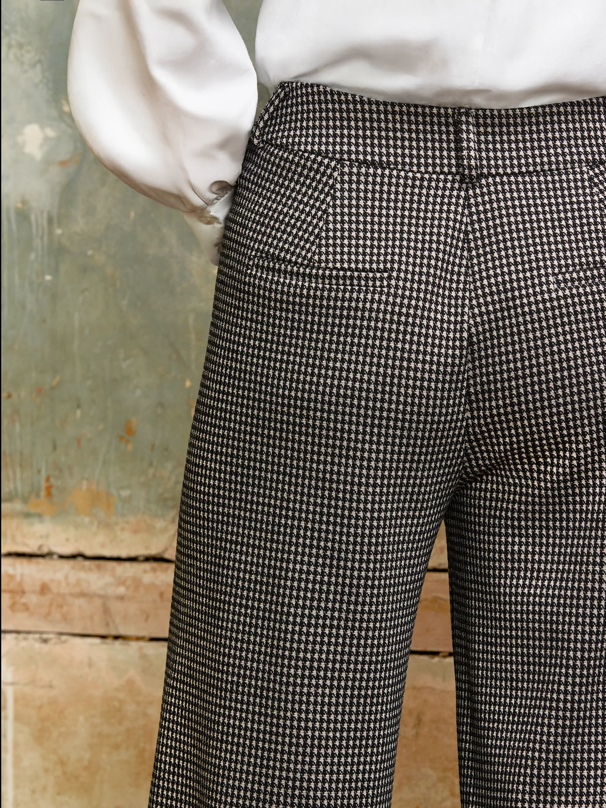 Petite Houndstooth Tailored Wide-Leg Trousers - Image 3