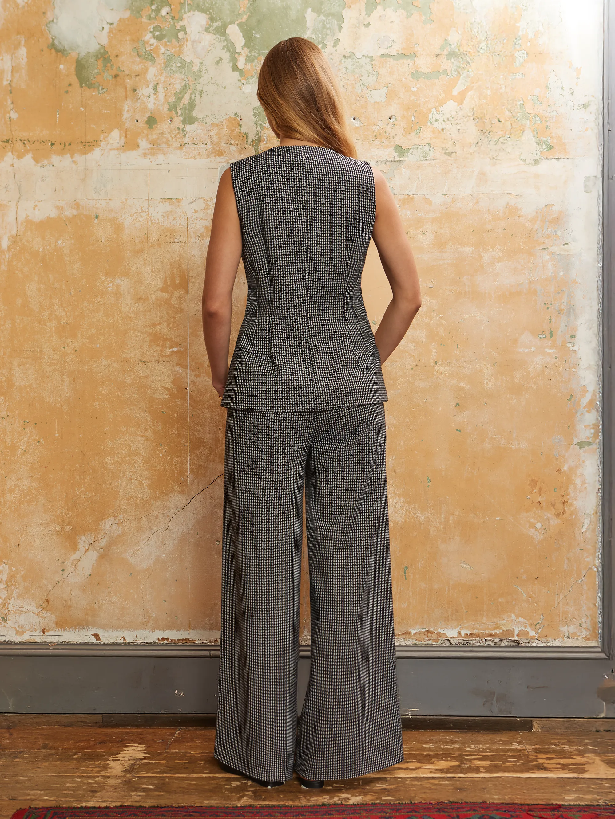 Petite Houndstooth Tailored Wide-Leg Trousers - Image 5