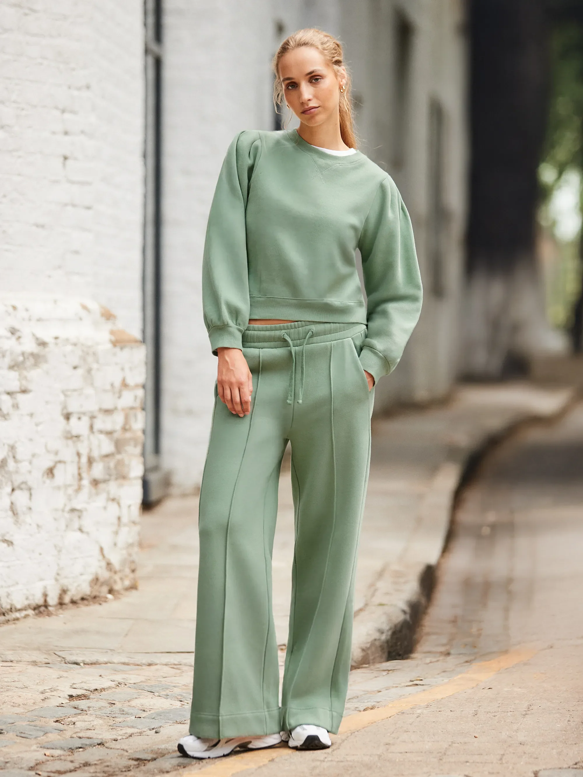 Sage-Green Wide-Leg Sweatpants - Image 5