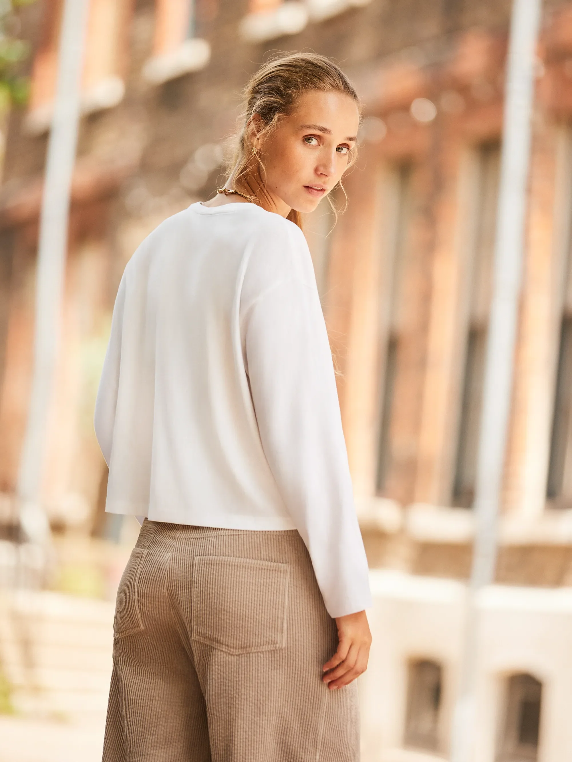 White Long-Sleeved Organic Cotton T-Shirt - Image 3